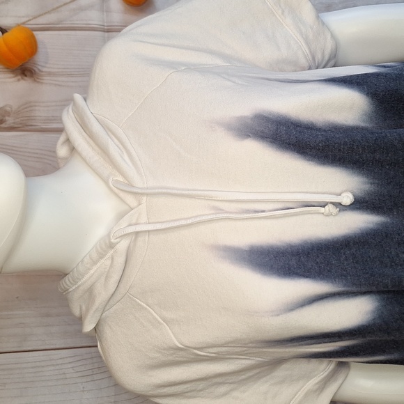 Dip Dye Blue Livi Active by Lane Bryant Short Sleeve Hoodie 14 16 1X - Picture 3 of 6